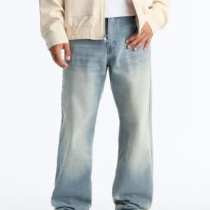 Essential Relaxed Rigid Jean